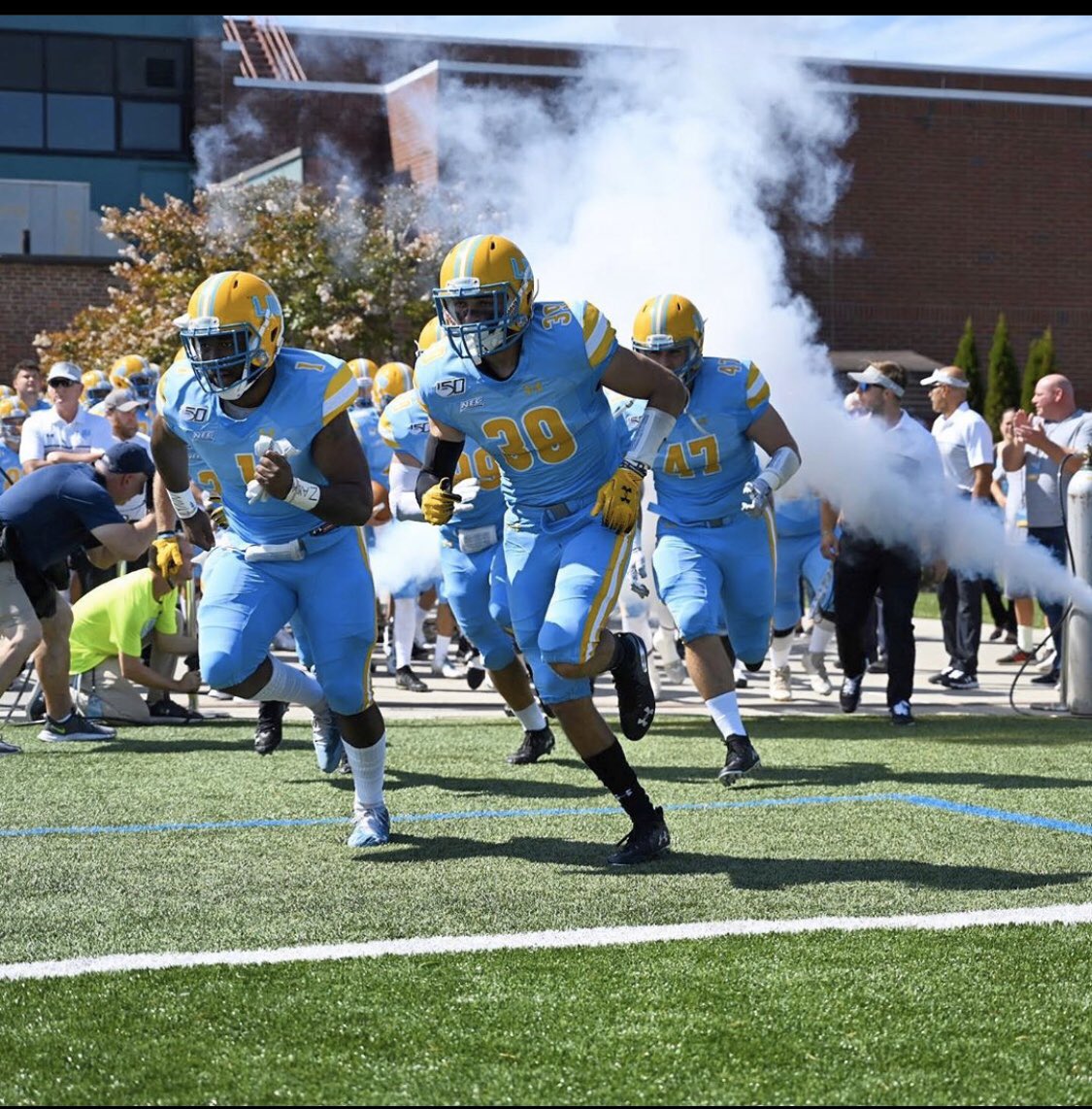 jaysoncolorado4's tweet photo. Proud to announce I have received an Offer from Long Island University! 🦈 #FinsUp  #NycMade  @CoachGaston_ @Shanegreene16 @dulaye44 @RussellFerrisi5 @PCFB_Paladins @PlayBookAthlete https://t.co/0YyFmAfUcy