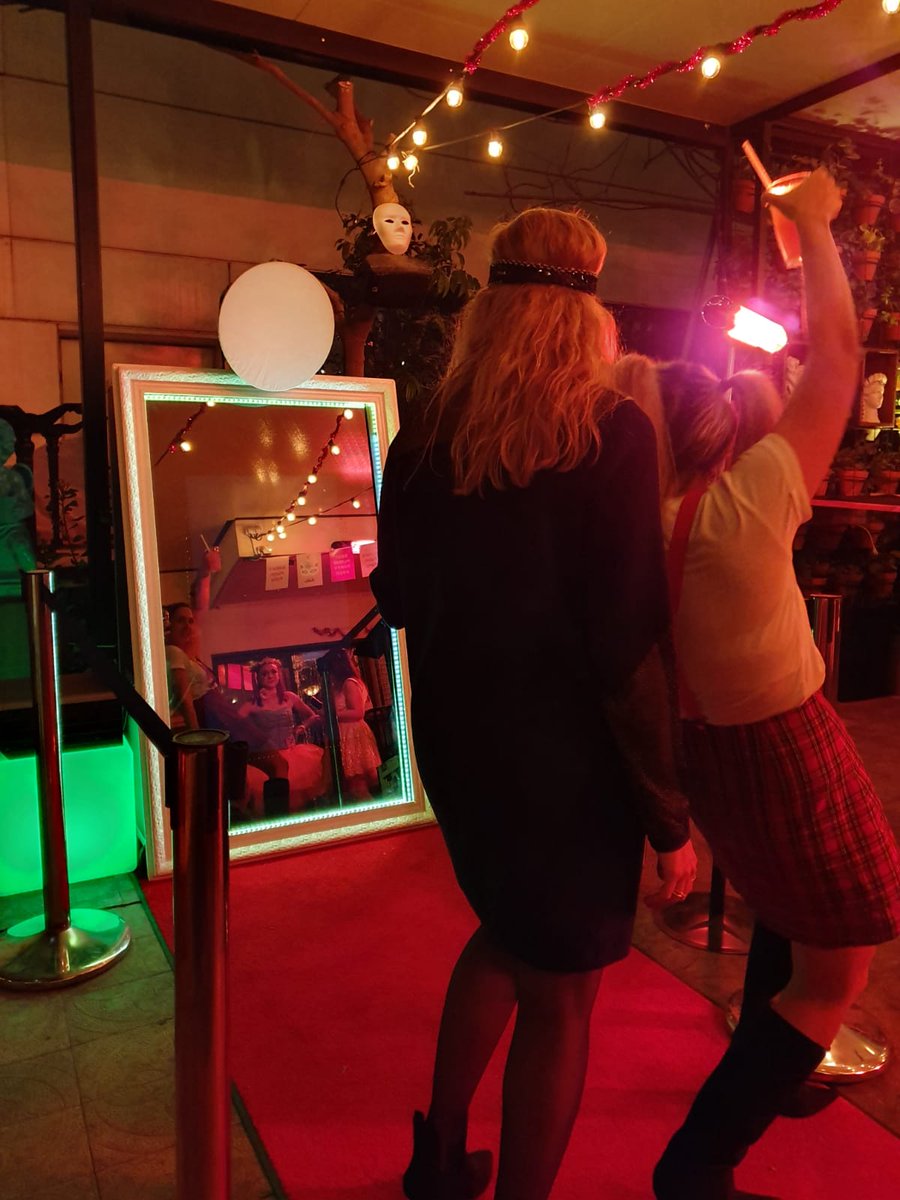 quick_flicks's tweet image. 