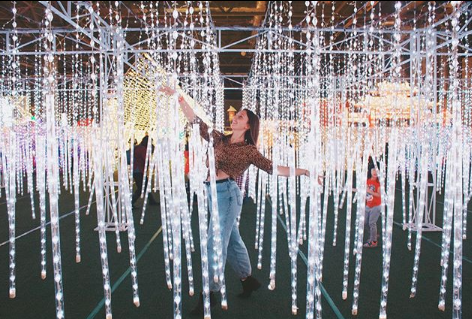 Tomorrow is our LAST DAY 😢 but don't let that dim your sparkle!

There are still some tickets left for the final night of this magical, twinkling winter wonderland 🌟Last chance to book so don't miss out!

🔗 bit.ly/33PYC9j

📸 kindredcreativeyeg on IG
#LumazeSeattle