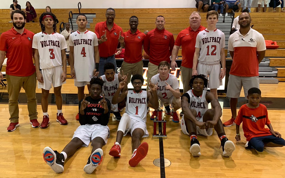 SFMHSWolfpack's tweet photo. Our @SFMHSHoops came out on top in the 2nd Annual New Years Howl Basketball Tournament. Good job @southfmhs Wolfpack #TEAMSOUTH #NewYearsHowl https://t.co/9IqlWlCCTE
