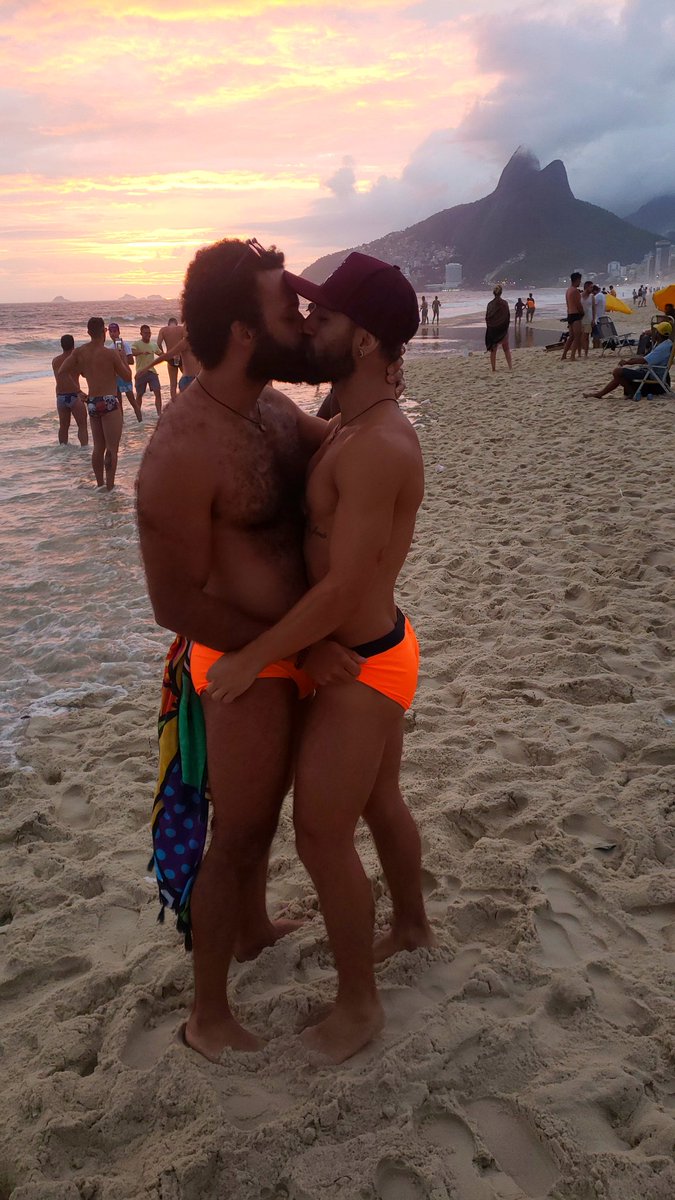 kassimabra's tweet photo. Rio está lindo .......
#barbudosepeludos #pelos #gym #bear
#lenhador #homemdebarba #peitoral #moreno #homemdeferro #souscruff
#tvsmartfit 📸💡#grande #tvsmartfittaboaodaserra #sexywoman #playa #praia #entrerios #rio #posto9 https://t.co/DcmeX8dVj3