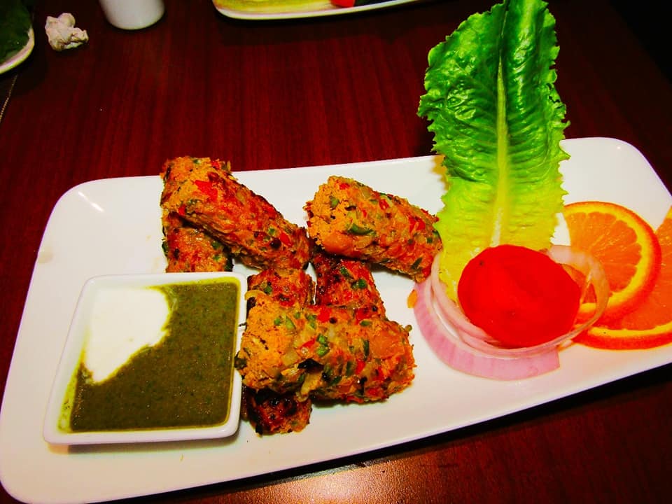 FidalgoHotelGoa's tweet image. Weekends here and we are here too!
Satiate your juicy tender meat cravings and yes there is special for the vegans too. Drop in at Hotel Fidalgo and try it for yourself.#hotelfidalgo #Chillinspice #panaji #goa #lunch #dinner #weekendfood #buffetlunch #buffetdinner #veganspecial