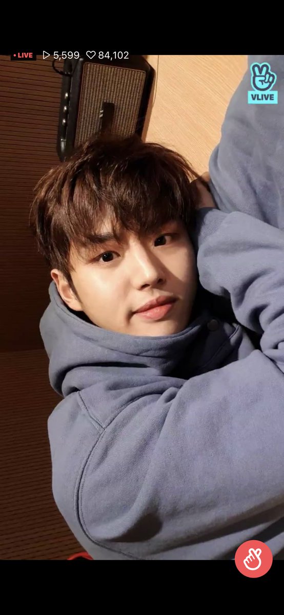 yangseokie's tweet photo. AAAAAA HONGSEOK VLIVE 🥺🥺🥺 https://t.co/2sXyRkU7wL