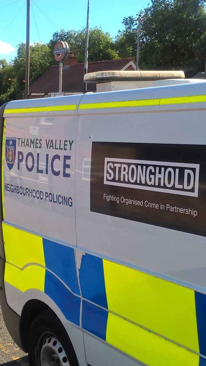 TVP_ChiltSBucks's tweet photo. A busy couple of evenings for #Chesham NHT along with @JOU_ArmedPolice & #Stronghold, @tvprp conducting co-ordinated patrols. Resulted in; 2 arrests county drug line dealers, 2 cannabis warnings, 2 drug drive arrests & numerous stop searches & intel. #OpGasper #NotTolerated #P829 https://t.co/UtEpGjEsZg