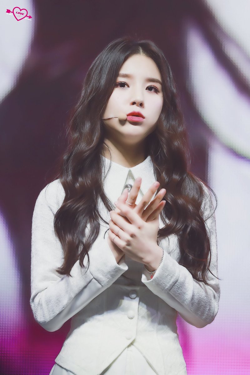 1/10/20heejin i have a cold this is so sad i hope youre having a good day