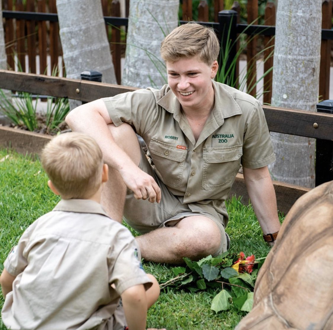 RobertIrwin's tweet photo. The top fundraiser in our ‘Visionary Wildlife Warriors’ program is Owen - at 5 years old he’s raised over $7000 for wildlife conservation. I had the honour of touring him around @AustraliaZoo, his passion to make a difference in our world is amazing! Our future is in good hands. https://t.co/LpZOaADgKB