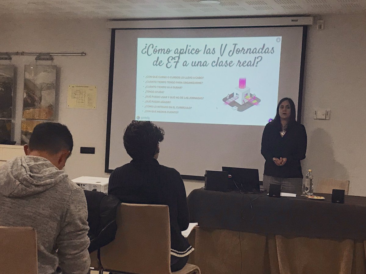 CarmenLo35's tweet photo. @ele_malaga nos presenta su experiencia de gamificación en Educación Física “Juegos Aldehuela” #GamificaAtq20 @cepantequera https://t.co/ETgm5sWqLR
