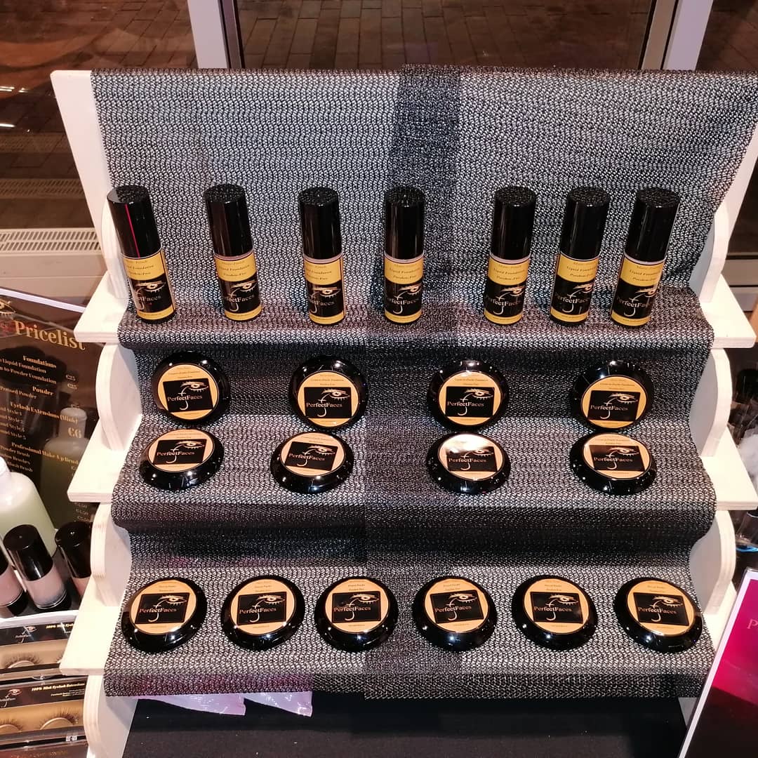 PerfectFacesnl's tweet photo. Besides #DearWinnie being a #MustSee, we'll also be at #Amsterdam #International #Theatre tomorrow Sun 12.
Come be #empowered, blown away &amp; cop ur suitable shade of #parabenfree #foundation &amp; #powder

#copyours
#noordnederlandstoneel
#melanincosmetics
#donkerehuidmakeup https://t.co/KrvEEkEAMf