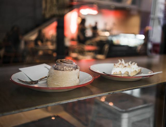 You can eat cake everyday… because it’s somebody’s BIRTHDAY somewhere😳 Which one is your favorite: cinnamon roll or lemon pie?😏 #coffee #lunch #breakfast #salads #healthy #coffelatte #barista #specialtycoffee #coldpressed #tea #machiato #espresso #ju… ift.tt/2QJGWYA