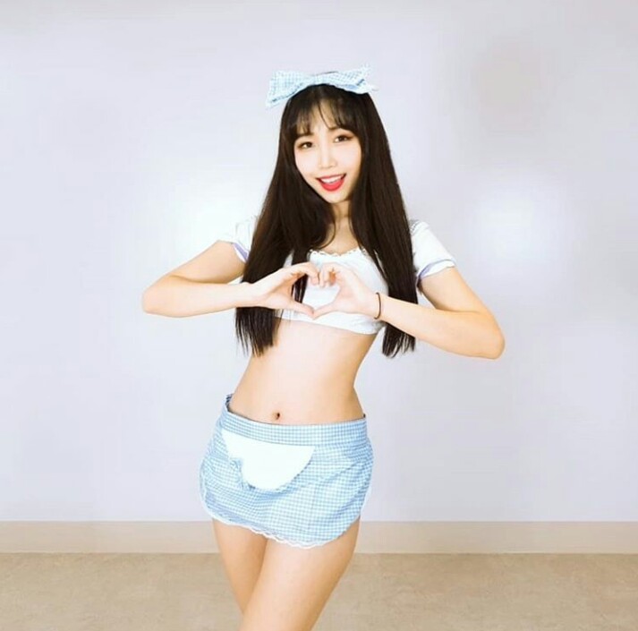 WAVEYA MIU 💙 (MOMOLAND - THUMBSUP DANCE COVER )