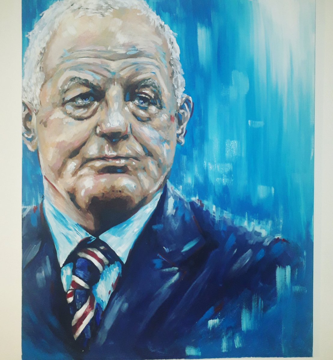 britishcolour's tweet photo. The gaffer 🔴⚪🔵 https://t.co/4eFpobv8I2