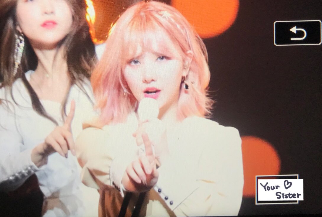 ___YOURSISTER's tweet photo. 200111 여자친구 일본팬미팅 프리뷰

🌟✨

@GFRDofficialJP 
@GFRDofficial 

#gfriend #여자친구 #은하 #EUNHA #ヨチン #ウナ https://t.co/h0TqY7Tbp3