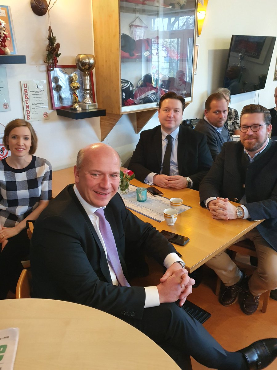 CDU_Moabit's tweet photo. #Neujahrsbrunch: Mit unserem Landesvorsitzenden @kaiwegner & dem stellv Vorsitzenden der @CDUBerlin @falkone1 haben wir heute einen Ausblick auf das bevorstehende Jahr gewagt. Wir haben uns viel vorgenommen. Gestärkt geht’s jetzt an die politische Arbeit! 💪 #WirinMitte #CDAMitte https://t.co/UuIAVC1rnd