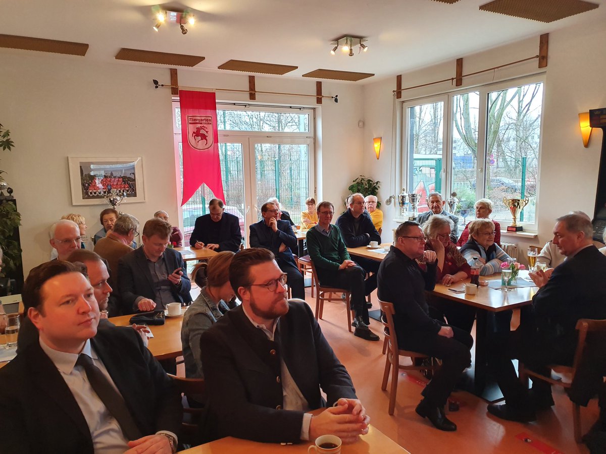 CDU_Moabit's tweet photo. #Neujahrsbrunch: Mit unserem Landesvorsitzenden @kaiwegner & dem stellv Vorsitzenden der @CDUBerlin @falkone1 haben wir heute einen Ausblick auf das bevorstehende Jahr gewagt. Wir haben uns viel vorgenommen. Gestärkt geht’s jetzt an die politische Arbeit! 💪 #WirinMitte #CDAMitte https://t.co/UuIAVC1rnd