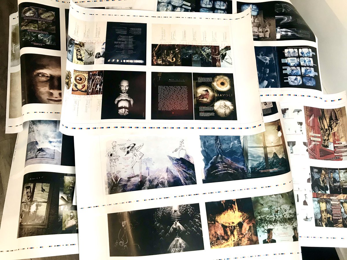 autourdeminuit's tweet photo. Rosto’s Mind My Gap : on a reçu les bonnes feuilles de l’imprimerie, ça promet !
On devrait présenter le coffret complet (roman graphique 210p + 2 cd avec 30 titres inédits) lors du festival @Clermont_Court 
#rosto #MindMyGap #SongsFromMyGap 
Précommandes info@autourdeminuit.com https://t.co/WNWPBI4rYk