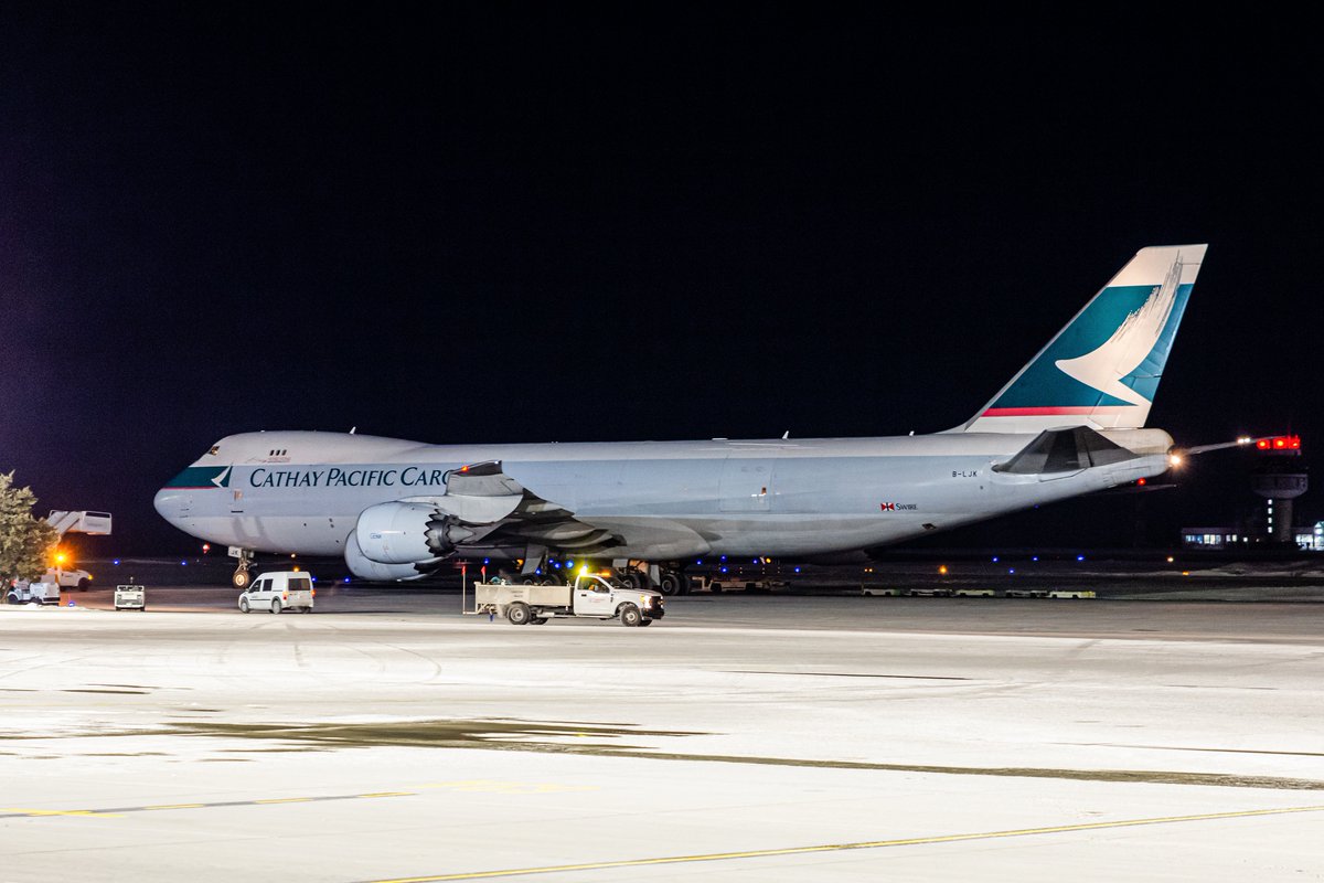 B-LJK #CathayPacific #Boeing 747-867(F) at #YOW this past Sunday. It was a diversion due to bad weather in #Toronto #YYZ
