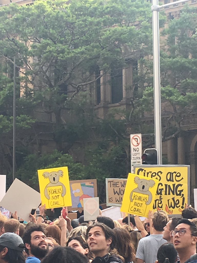 ViajarPasiones's tweet photo. Ayer estuvimos en el #Climatechangerally en Sydney, una concentración para protestar contra la manera en que el gobierno australiano ha gestionado los #IncendiosAustralia
Ojalá no se quede en nada y, sobre todo, que pronto acabe esta pesadilla 💔 https://t.co/xP8eGfQqnm