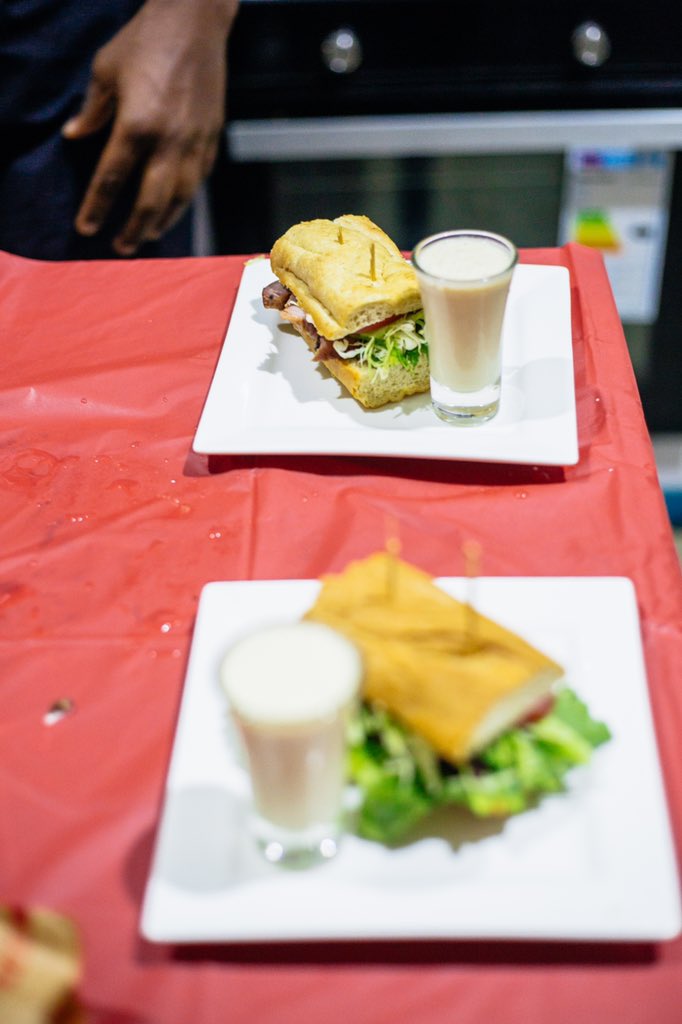 Kitchenboy16's tweet photo. French stick burger &amp; banana 🍌 milkshake https://t.co/dFDFIE4ptT