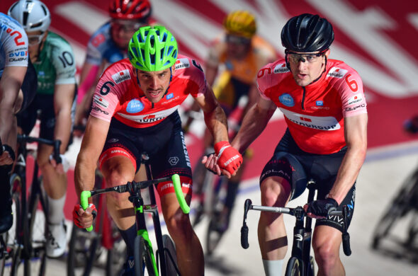 ciclo21's tweet photo. #SixdaysBremen | El austriaco Graf y el danés Hester siguen en cabeza tras la segunda noche en los 6 Días de Bremen | Crónica y clasificaciones, por @TrackPiste ➡️ https://t.co/rpGu7DPqd6 https://t.co/bXK8IdxqB7