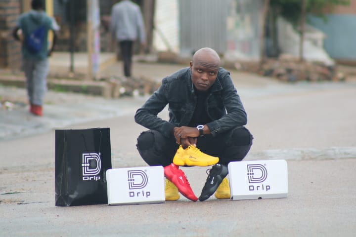 PulengCf's tweet photo. From the Dirty Streets of Tembisa to Dripping the Streets of Mzansi. A lot of times black owned is regarded as low quality, this Brand is proving that wrong. Get yourself a Pair for only R900 on WhatsApp 0672746170 or https://t.co/UutOjYAYTo or at BT Xclusive in Menlyn

#DJSBU https://t.co/cQjyiUUzOD