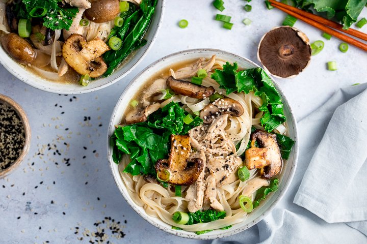 Comforting Chicken Noodle Soup! I love this as a filling, tasty and inexpensive dinner for those cold Winter evenings. Make a big pot so you have plenty of leftovers for lunch. kitchensanctuary.com/chicken-noodle… #soup #chickensoup #noodles #comfortfood