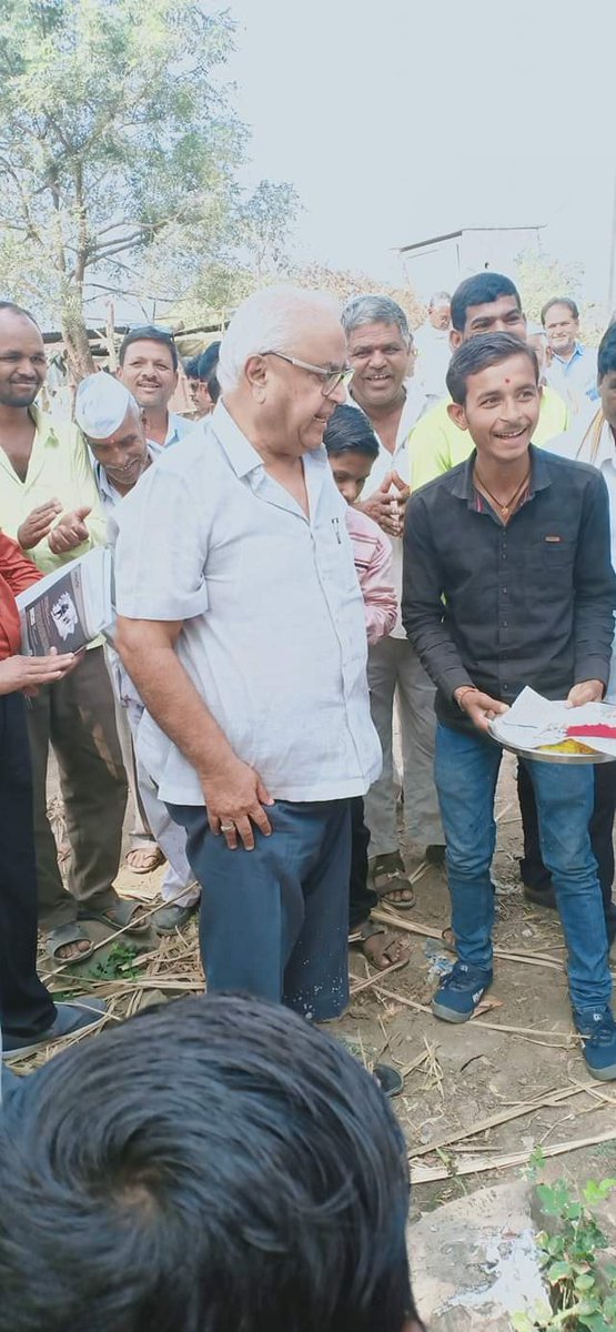 परडी माटेगाव व खापरवाडी ते चिंचाळा येथील शेत रस्त्याचां शुभारंभ कार्यक्रम पार पडला आणी गावातील शेतकर्यांच्या अडचणी जानुन घेऊन सर्व अडचणी कामे लवकरात लवकर मार्गी लावण्याचे आश्वासन दिले