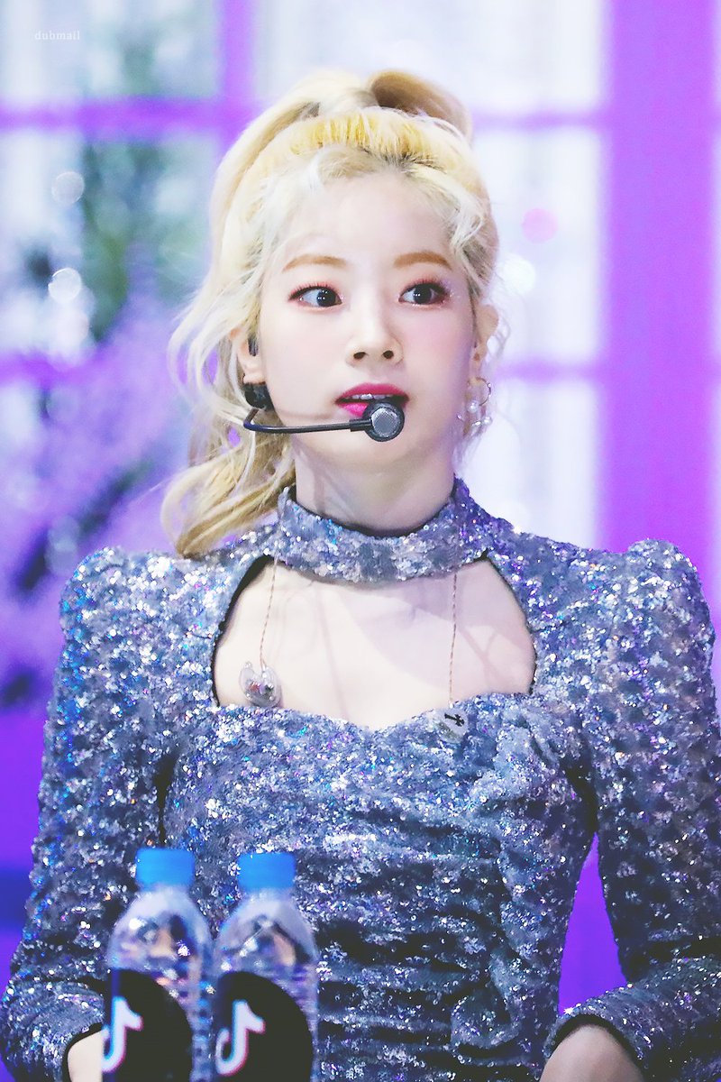 dubmail_com's tweet photo. 200105 #골든디스크어워즈 
#다현 #DAHYUN #ダヒョン 
#트와이스 #TWICE https://t.co/PwZsN17hOh