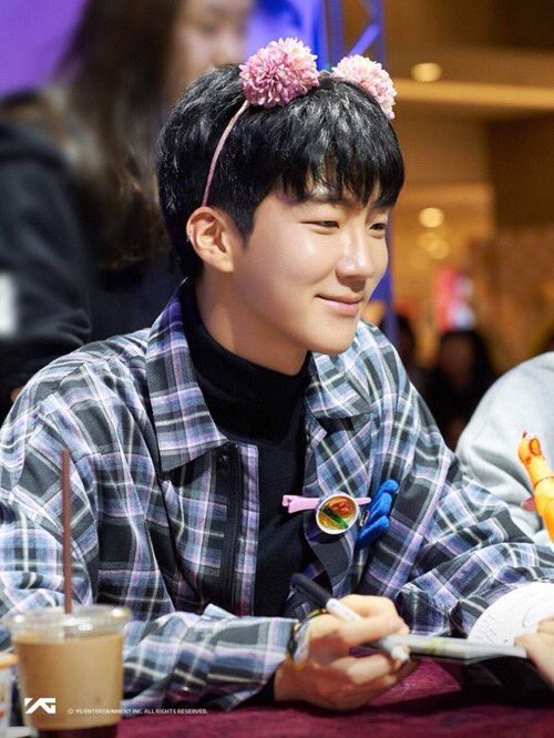 3. His eyes smile along with his lips, truly tells how sincere he always is  #HappySeunghoonDay  #SayMyNameSeunghoon