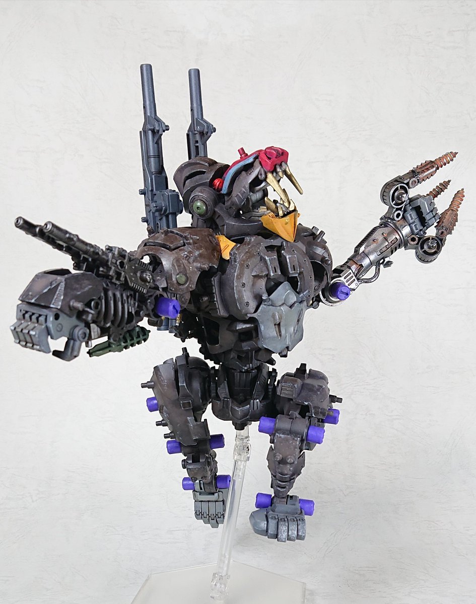 koreru1's tweet photo. #俺のゾイド2020一般

作品名:ガンドリル
解説:マンドリル種。長距離戦も接近戦もこなせるオールラウンダー。
使用ゾイドはナックルコング、ガノンタス、ハンターウルフ、スコーピア、スパイデス他。左腕の接近戦用武器「スパイラルボーラー」はホームセンターのハンガーボルトと鬼目ナットで製作。 https://t.co/3AAykHScHJ