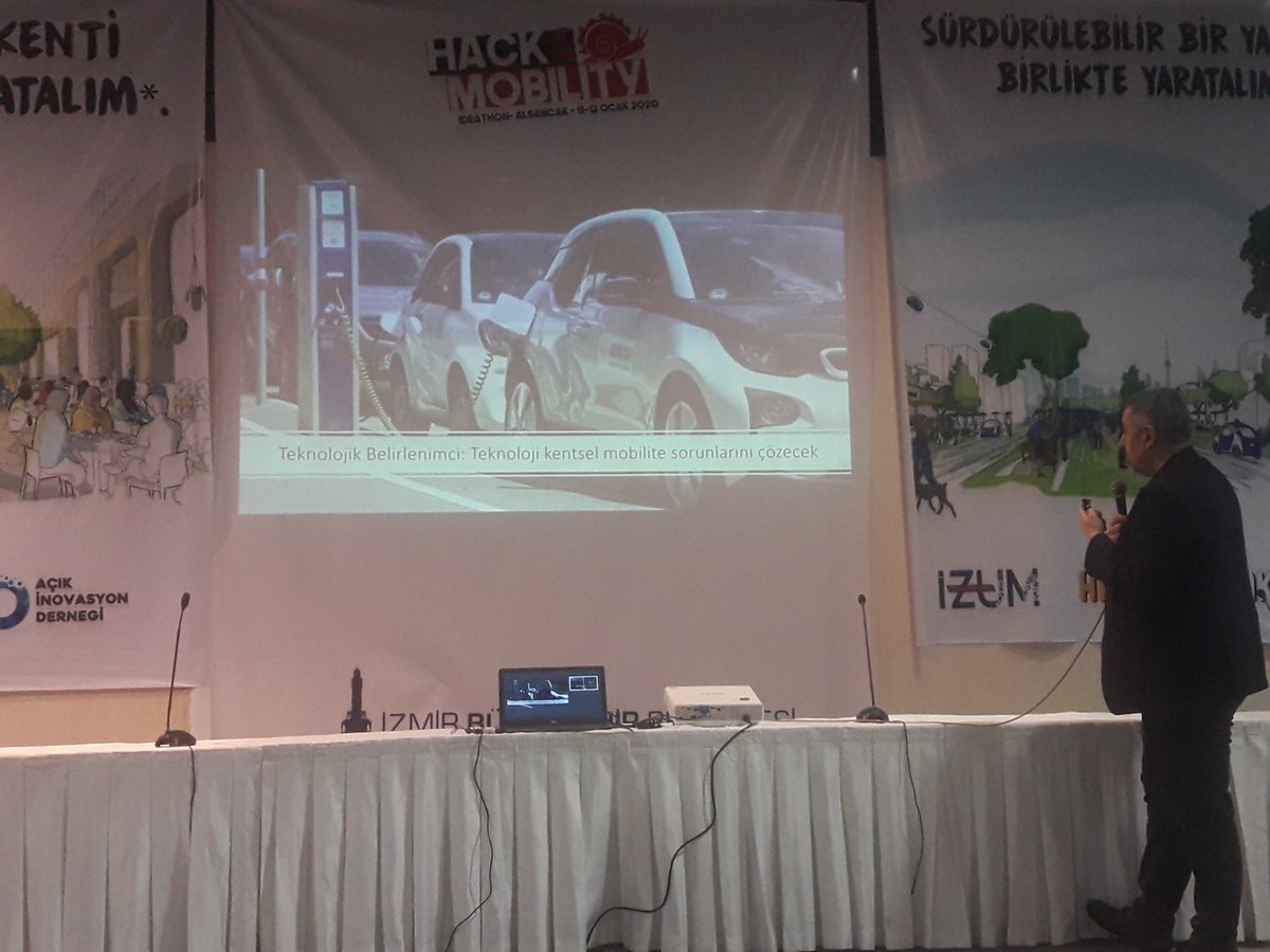 bisikletvs's tweet photo. Koray Velibeyoglu : "Otomobile dayalı Mobilite 1.0, teknoloji ile sorunların çözüleceğini savunuyor. Kendi yapısındaki sorunları, kendisini dönüştürerek çözeceğini düşünüyor. Çevreci ve dikey hareket buna örnektir. Elektrikli ve uçan araçlar." #hack4mobility https://t.co/KoRQjWnzzg