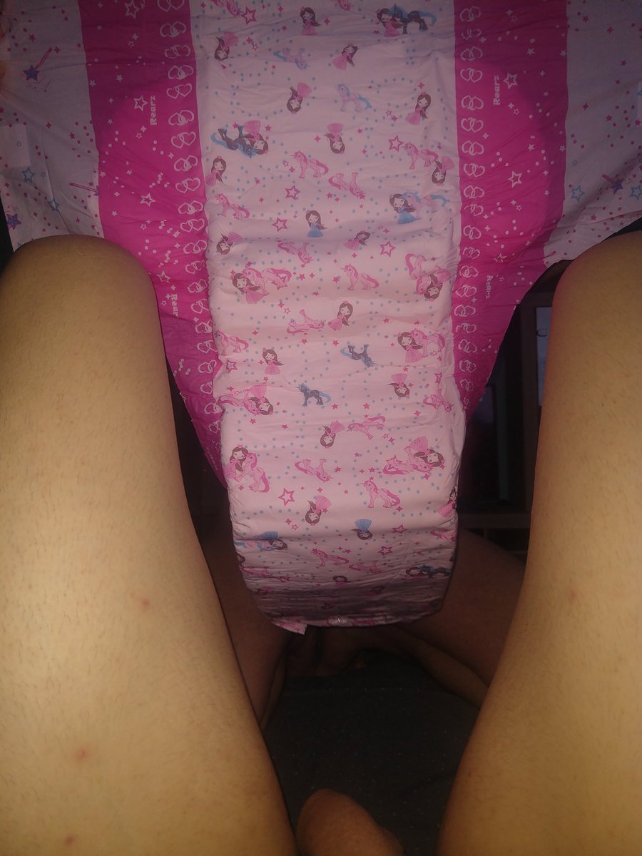 PatrysMis's tweet photo. Dziś taka pieluszka do szkoły. + Booster i Yiffanko Mrrarr :3

#abdl #diapers #abdlpoland https://t.co/oI3e1a2DNA