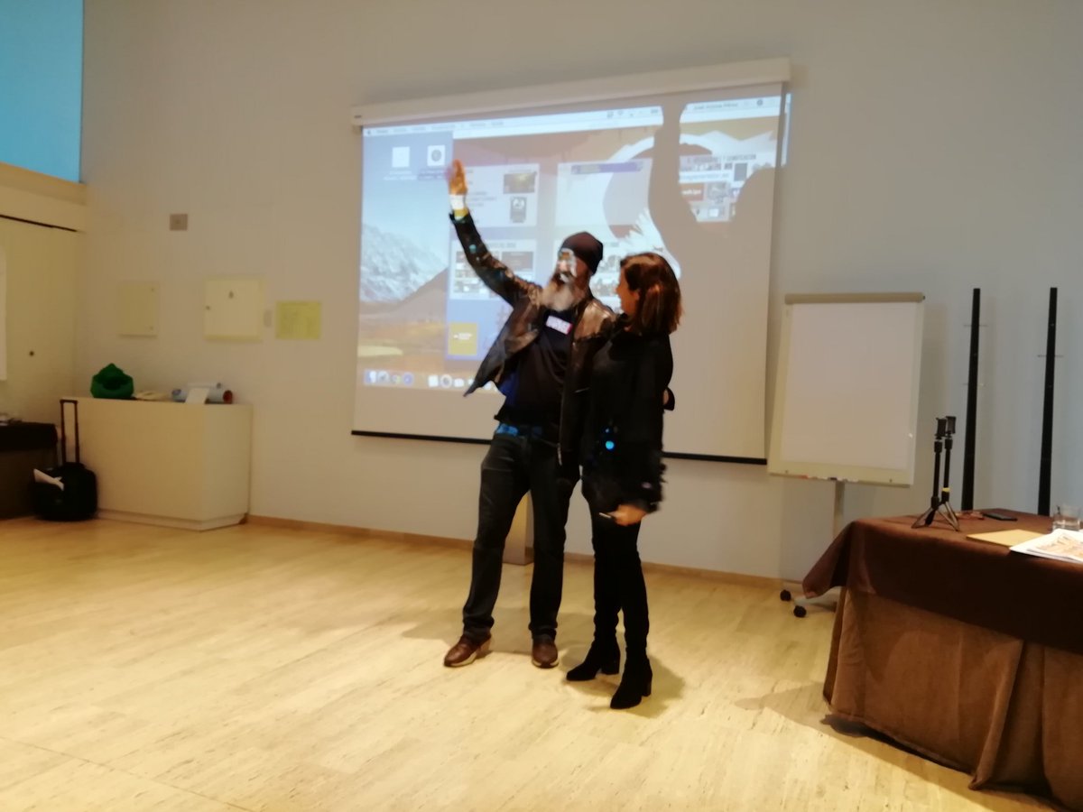 cepantequera's tweet photo. Arrancamos #GamificaAtq20 con @lolaacosta88 y @leonidasarjona y con el aforo completo. @EducaAnd @jmcriado https://t.co/bBRky6pVS3