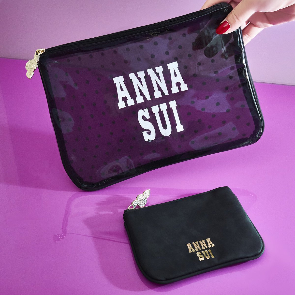 Anna Sui Cosmetics U Tvitteri 思わずテンション キュートなドット柄のデュオポーチ 今なら 商品の中から Sui Blackを含む3 500円 税抜 以上お買い上げの方に オリジナル コスメデュオポーチ を プレゼント 無くなり次第終了 一部お