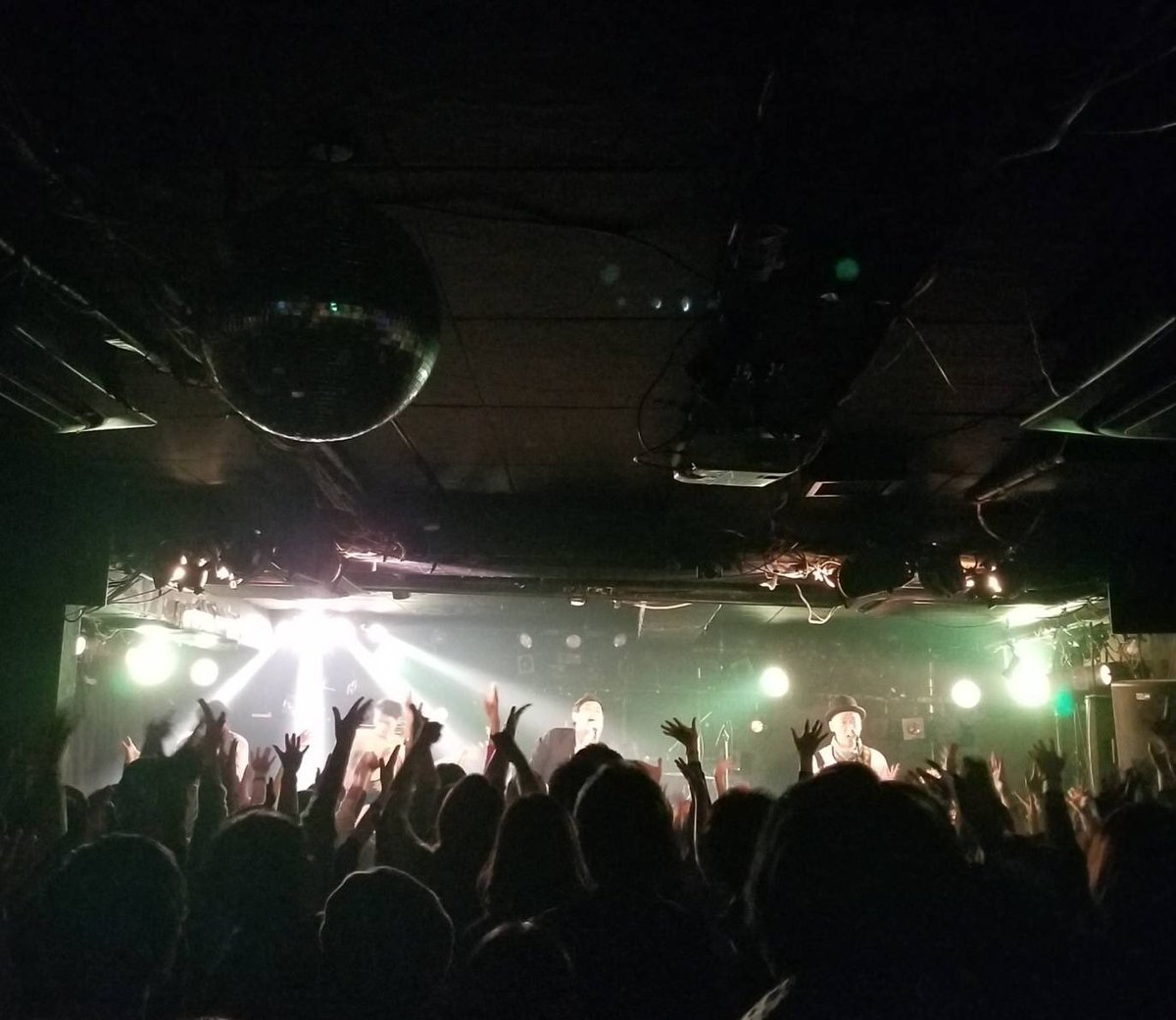 ブリテン tweet media