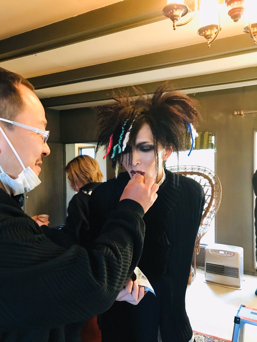 眞呼様とやり取りしながら 歌詞を書いたり メロディーを作ったりする