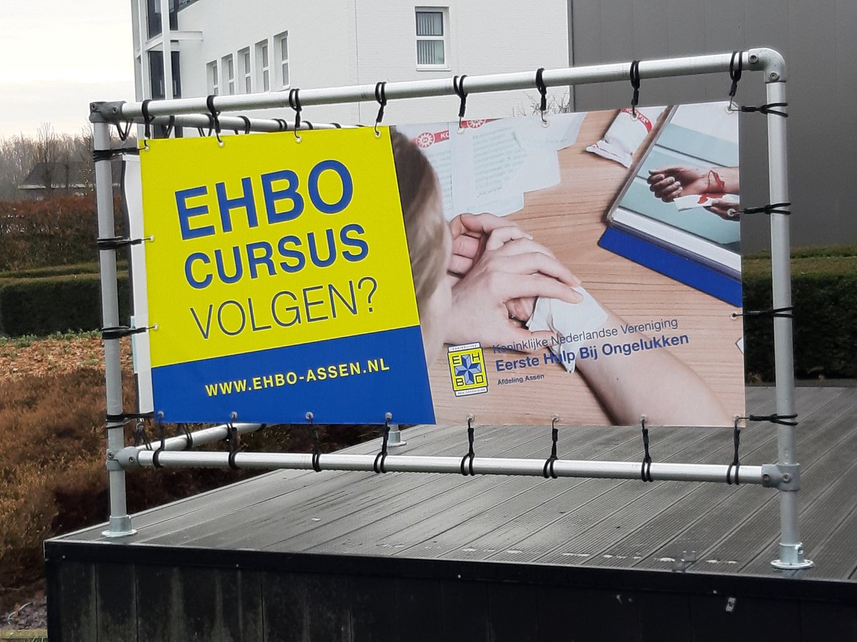ehboassen's tweet photo. Woensdagavond 29 Januari starten we in Assen een EHBO cursus. 12 Lessen. Het examen is op 22 april. Tijdens de schoolvakanties is er geen les. Meer info https://t.co/sCB3NVUO8n
Opgave is mogelijk https://t.co/xueQwHnIOU.
#knvehboleerthelpen #Assen #vrijwilligerswerk https://t.co/Tsi7Ne9k9Y