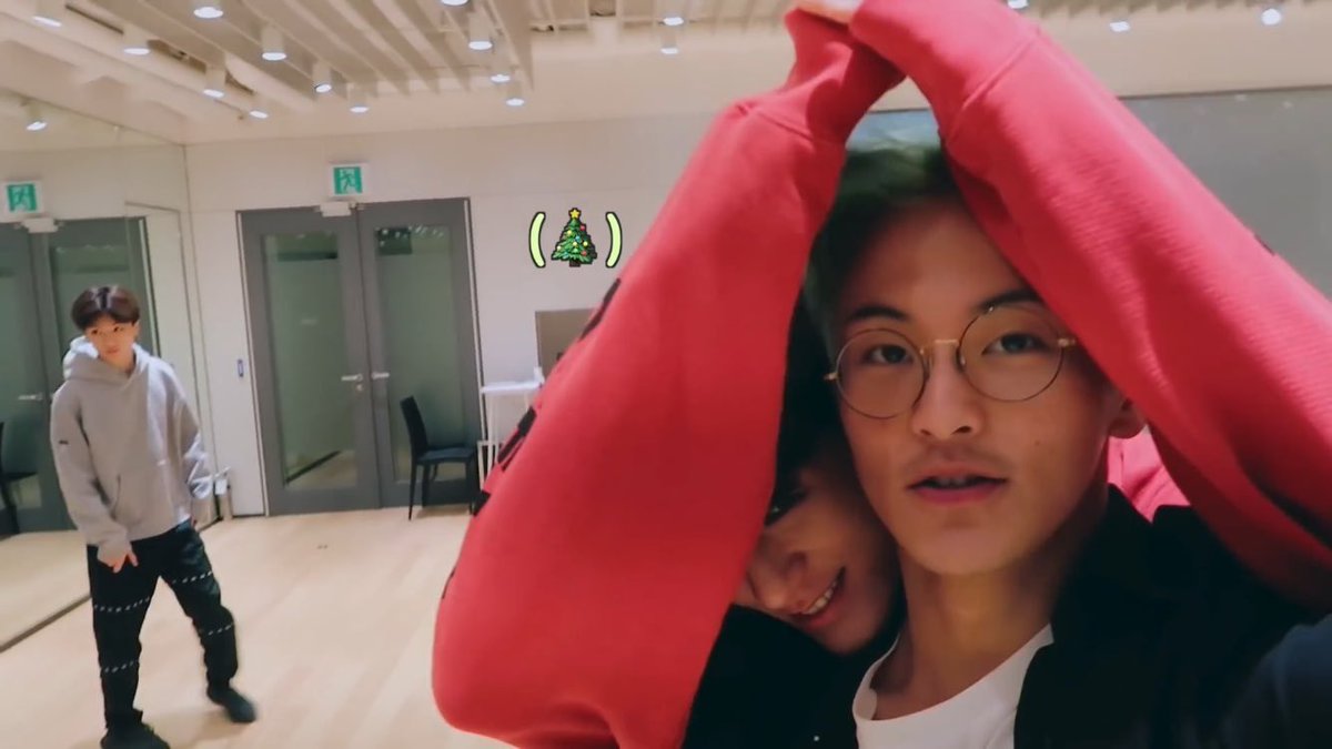 jenajaeminny's tweet photo. ไม่โกนหนวดก็ไม่ว่าแล้ว เพราะคิดถึงสุดหัวใจ😭💖💞🥑🍒💌💛🎊🦊 #MARKNO https://t.co/DsU6DvKGuf