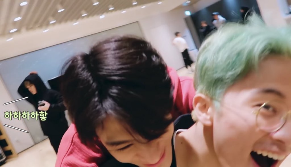 jenajaeminny's tweet photo. ไม่โกนหนวดก็ไม่ว่าแล้ว เพราะคิดถึงสุดหัวใจ😭💖💞🥑🍒💌💛🎊🦊 #MARKNO https://t.co/DsU6DvKGuf