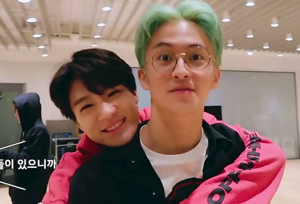 jenajaeminny's tweet photo. ไม่โกนหนวดก็ไม่ว่าแล้ว เพราะคิดถึงสุดหัวใจ😭💖💞🥑🍒💌💛🎊🦊 #MARKNO https://t.co/DsU6DvKGuf