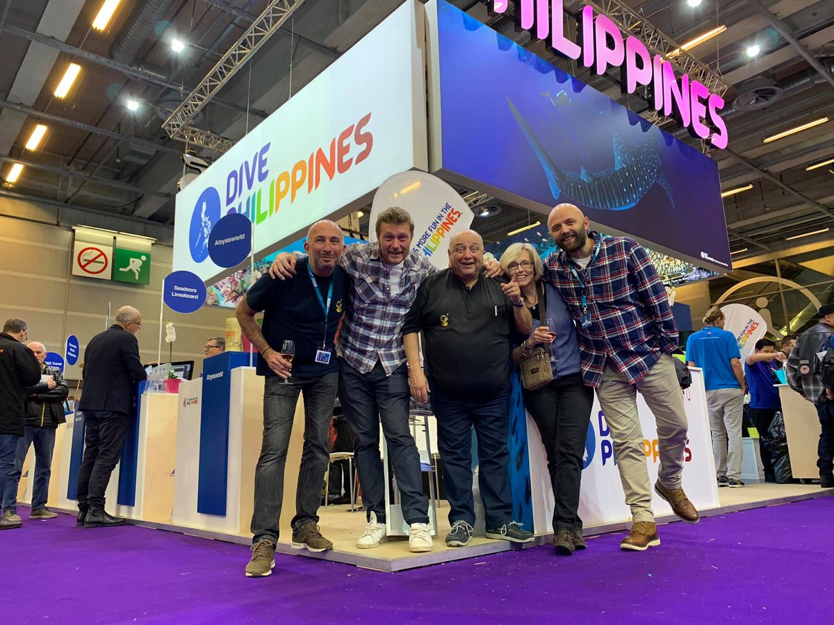 stephanedugast's tweet photo. 📌 [ÉCHO] Le @Salon_Plongee, c'est en ce moment à la porte de Versailles et ce jusqu'à lundi. Le monde de la plongée est en ce moment à Paris, dont bien des amis comme @UnderThePole @albanmichon @MeouchyDaniel ou encore @Ushuaia_TV. 
#itismorefuninthephilippines https://t.co/IYCfH1Lu3a