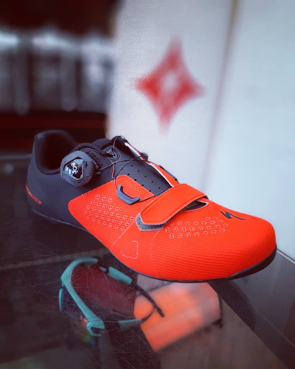 BikersBoutique's tweet photo. New @specialized_uk Torch 2 colour 😍 only £158.00 the sizes we currently have are 37, 38, 39, 40 and 43. Pop in and #Bag_a_Bargain #torch2 #specialized #shoes #roadshoes #rocketred https://t.co/ifafcJF5iv