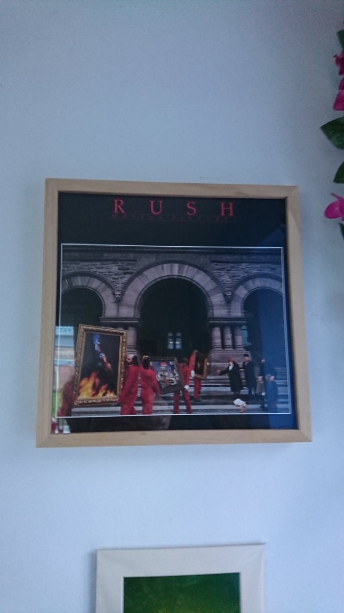 #RIPNeilPeart I salute your magnificence!!!