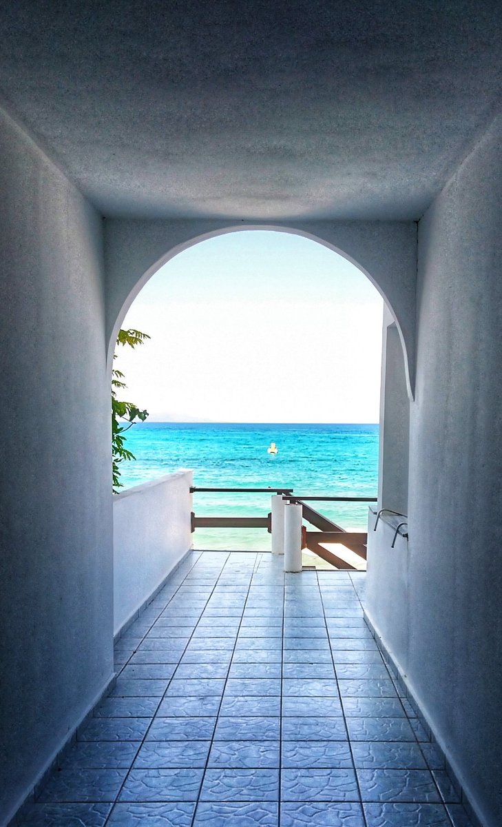 ibridges1301's tweet photo. Weekend at last
Time to dream
Of islands
Out in the
Turquoise sea
Room with a view
#Greece
#Crete2019
💙🌊🇬🇷 https://t.co/rVD7wghvdh