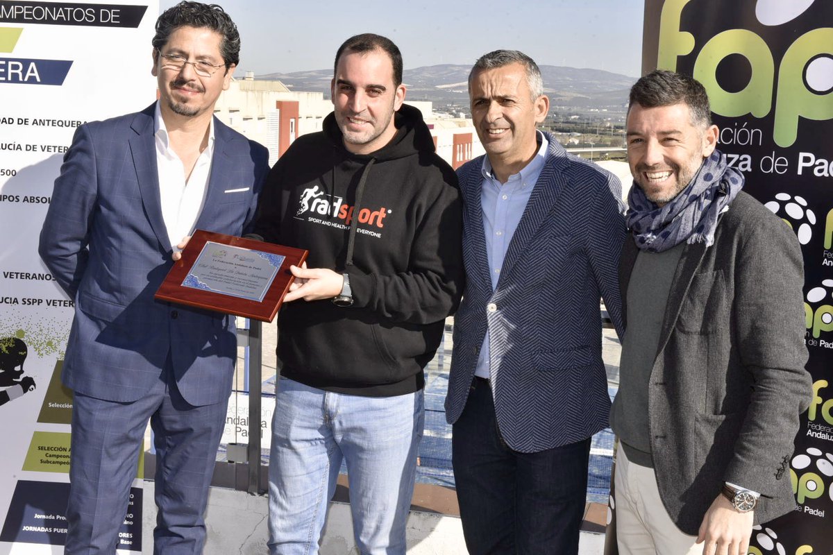AytoAntequera's tweet image. 👟 Además de los siete torneos, habrá durante el año concentración de selecciones, jornadas de Pádel Adaptado y Pádel Femenino, así como cursos de formación.

La @faponline ha reconocido hoy la colaboración de @AytoAntequera, @RAD_sport y el Club Social #Matagrande.