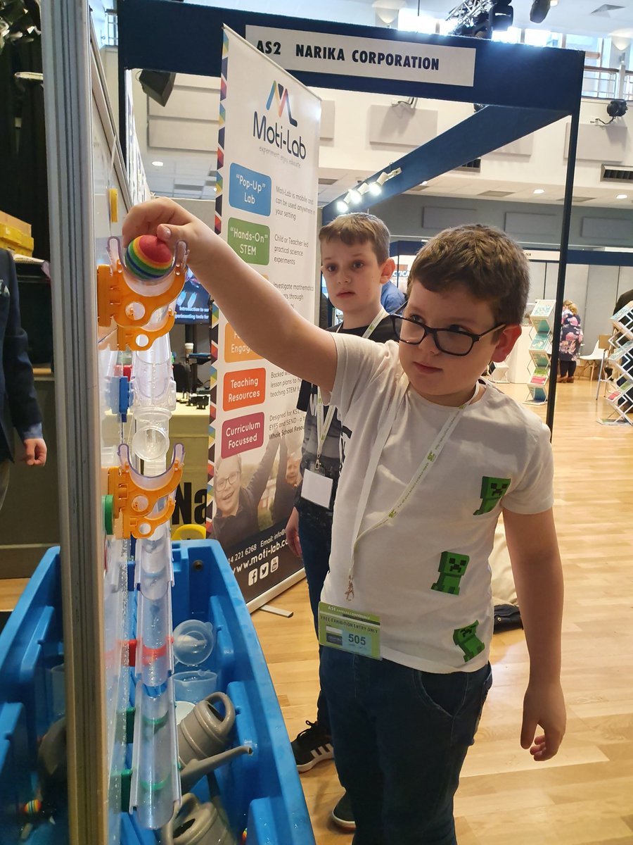 Loving the concentration on the #scienceface