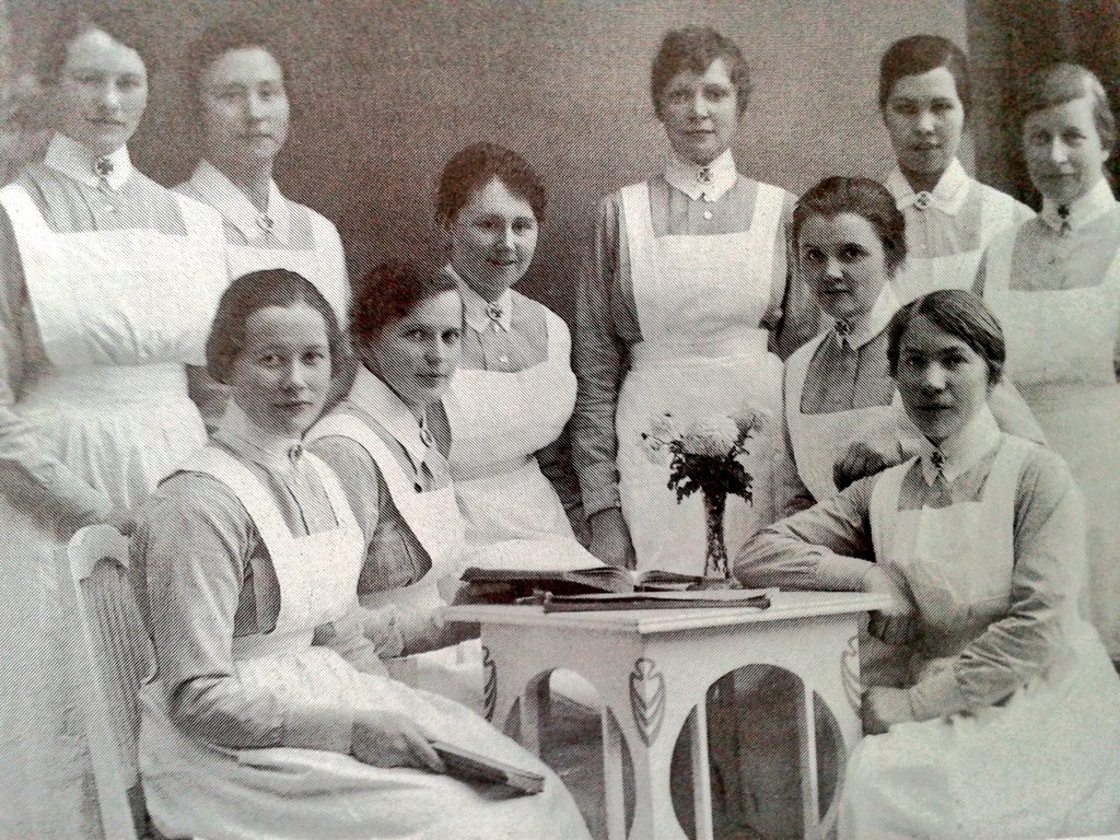 psykmuseet's tweet photo. Vi önskar alla följare en trevlig helg!
#Västervik #Vastervik #Psykiatrihistoria https://t.co/1ZVu5fwGw2