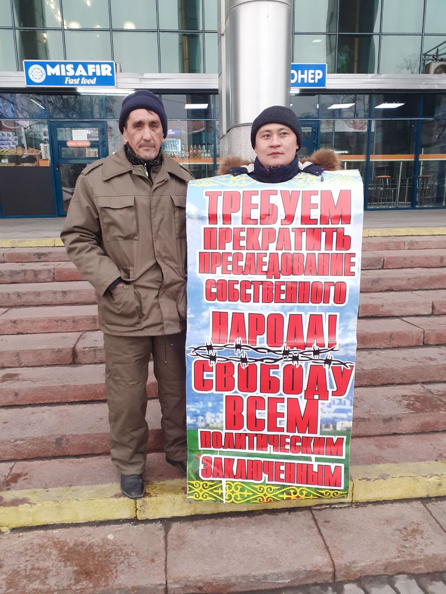 qaharman_kz's tweet photo. Peaceful protesters #Aitzhaniv Serik, #Alibekov Bagdaulet, #Rakhimzhanov Noyan have been blocked at home by the police, so they could not leave their houses. Tokayev and the authorities of Kazakshtan, despite declared reforms, continue politically persecuting peaceful protesters https://t.co/RKU9P9LiMu