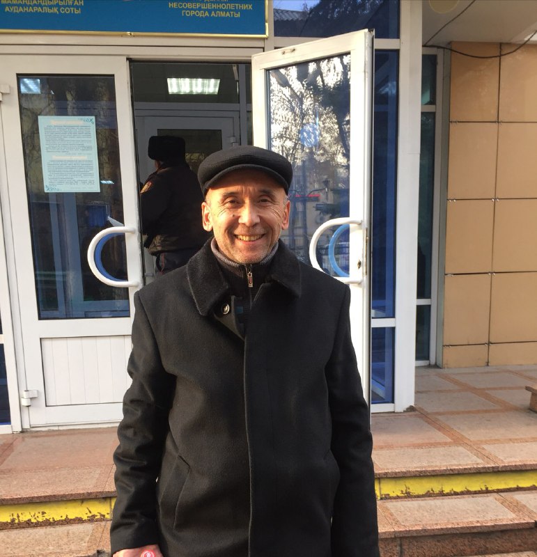 qaharman_kz's tweet photo. Peaceful protesters #Aitzhaniv Serik, #Alibekov Bagdaulet, #Rakhimzhanov Noyan have been blocked at home by the police, so they could not leave their houses. Tokayev and the authorities of Kazakshtan, despite declared reforms, continue politically persecuting peaceful protesters https://t.co/RKU9P9LiMu