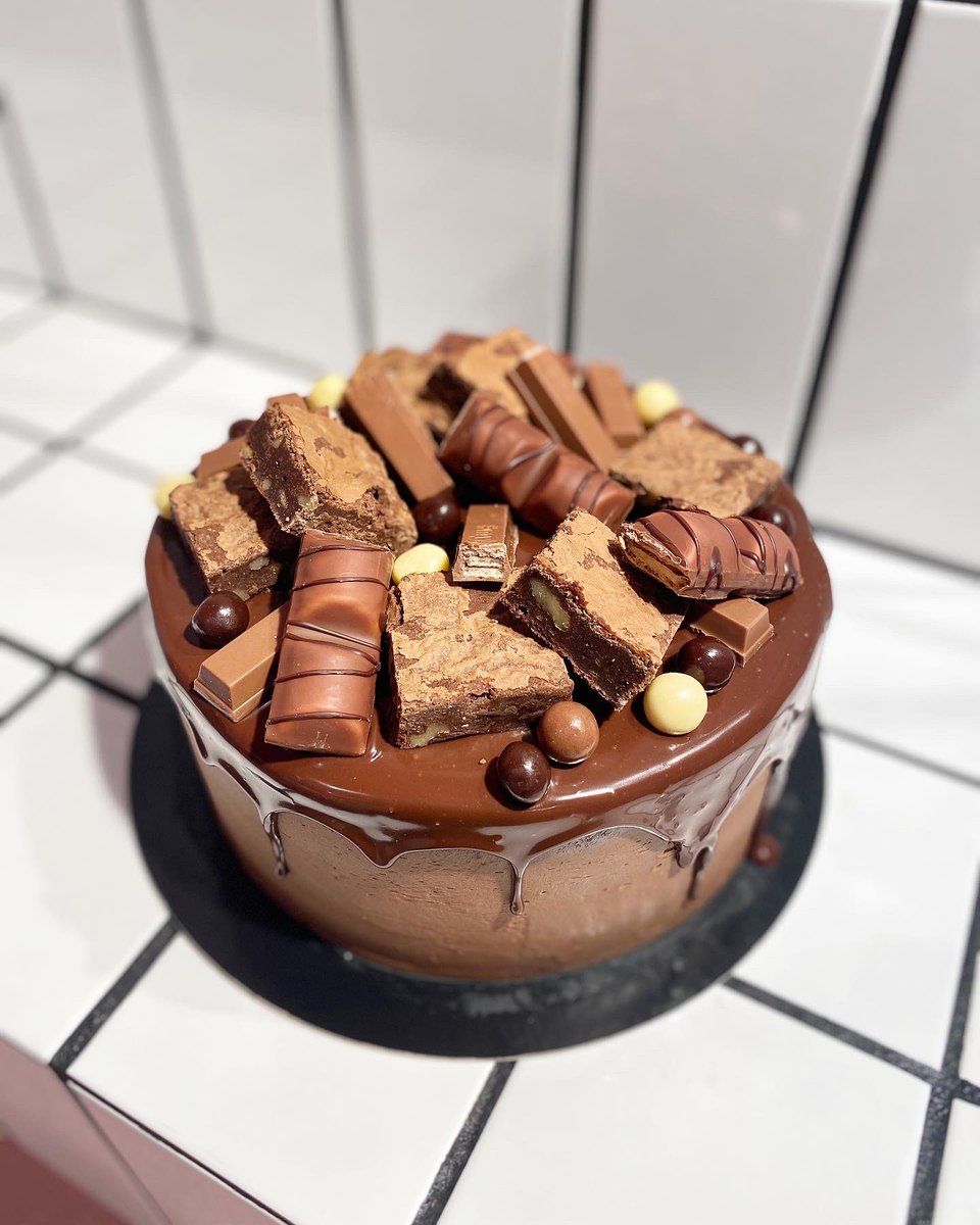 GasPastry's tweet photo. Que te apetece hoy? Tarta de chocolate y Nutella 😋✨👨🏻‍🍳 #nutella #chocolate https://t.co/sxF8KoEAux