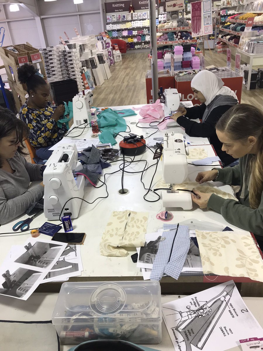 ✂️✂️New afternoon sewing group starting Tuesday 3rd March 12.45-2.45  @Hobbycraft_RDG spaces available, learn how to sew and lots of different techniques in 10 weeks #sewing #sewingcourse #learnsomethingnew #hobbycraft